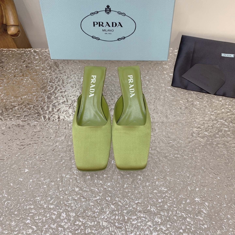 Pra*a slippers